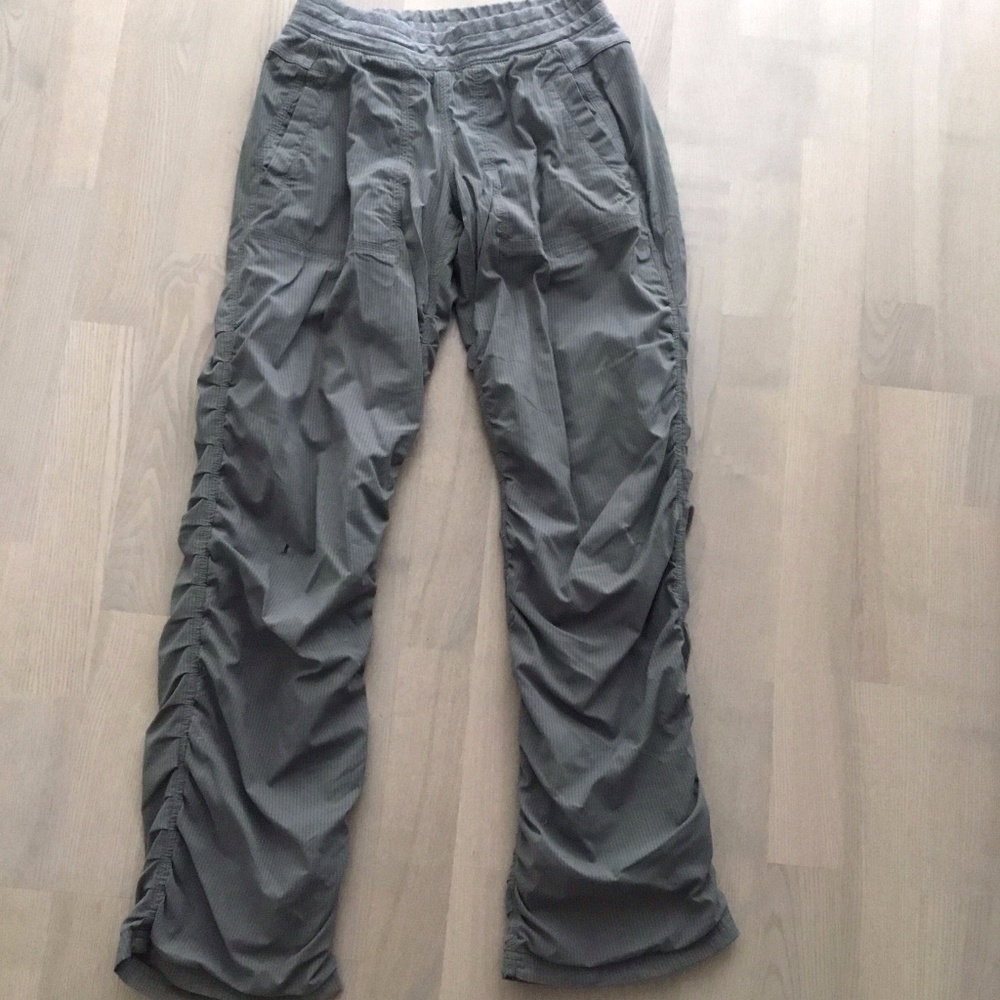 Ivivva Dance Studio Comfy Grey Pants *with Flaw